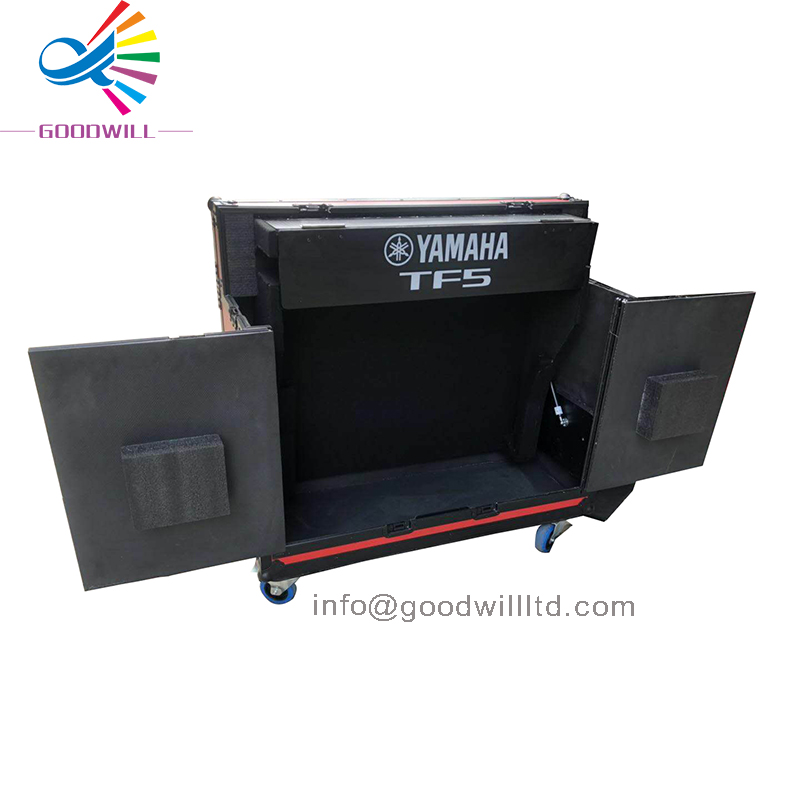 Hydraulic flight case for TF5