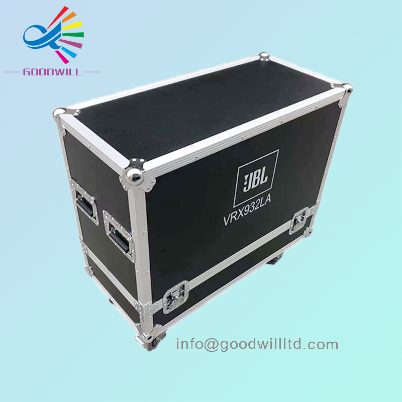 JBL-VRX932LA-speaker-flight-case