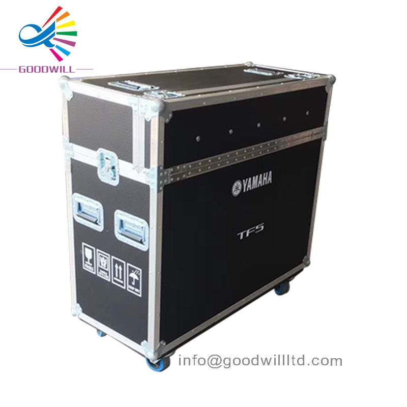 YAMAHA-TF5-Hydraulic-Flight-Case-1