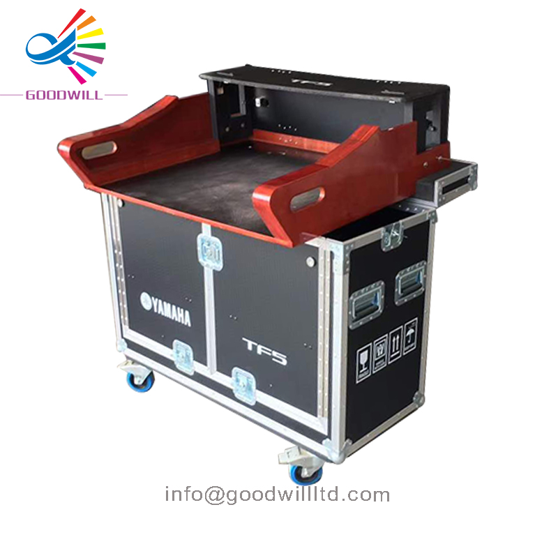 YAMAHA-TF5-Hydraulic-Flight-Case-2